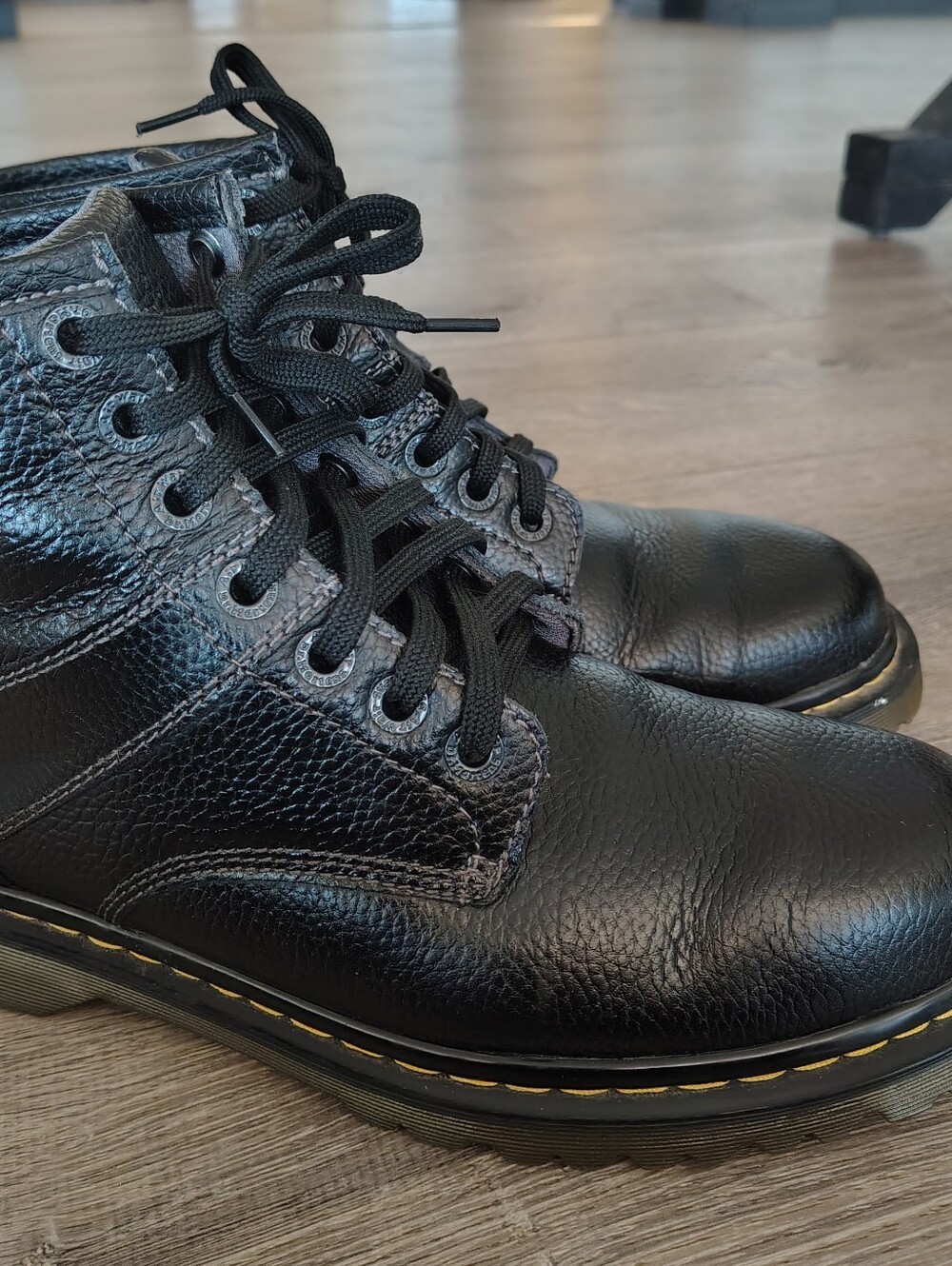 Mens "Roseland" Doc Martens Sz 11